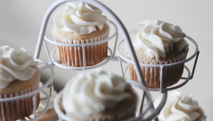 Festive pupcakes: Christmas cupcakes for dogs